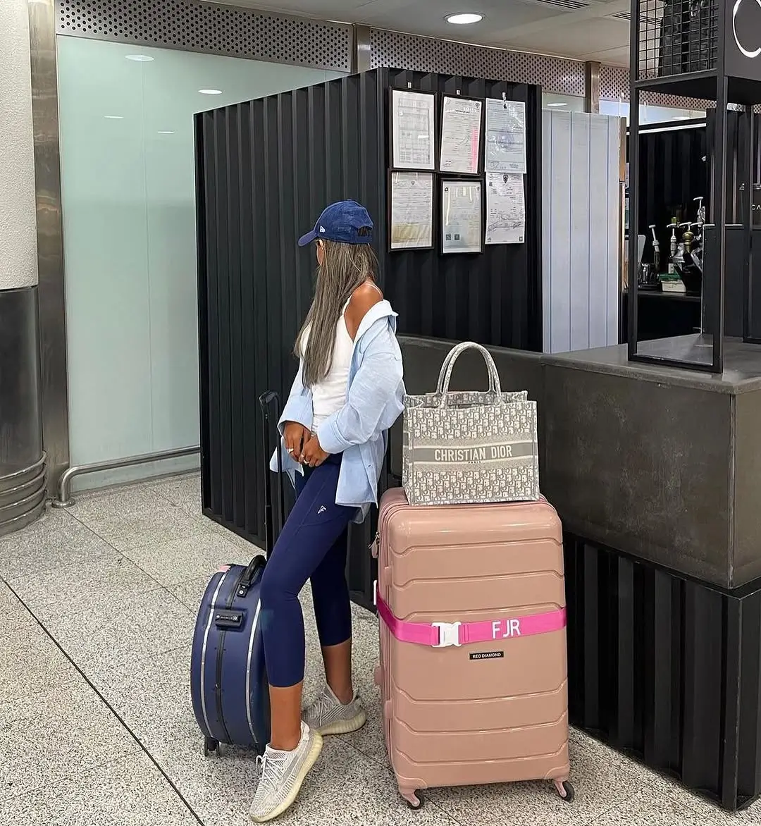 comfy airport outfits summer 2026 Soft Layers and Leggings That Just Make Sense