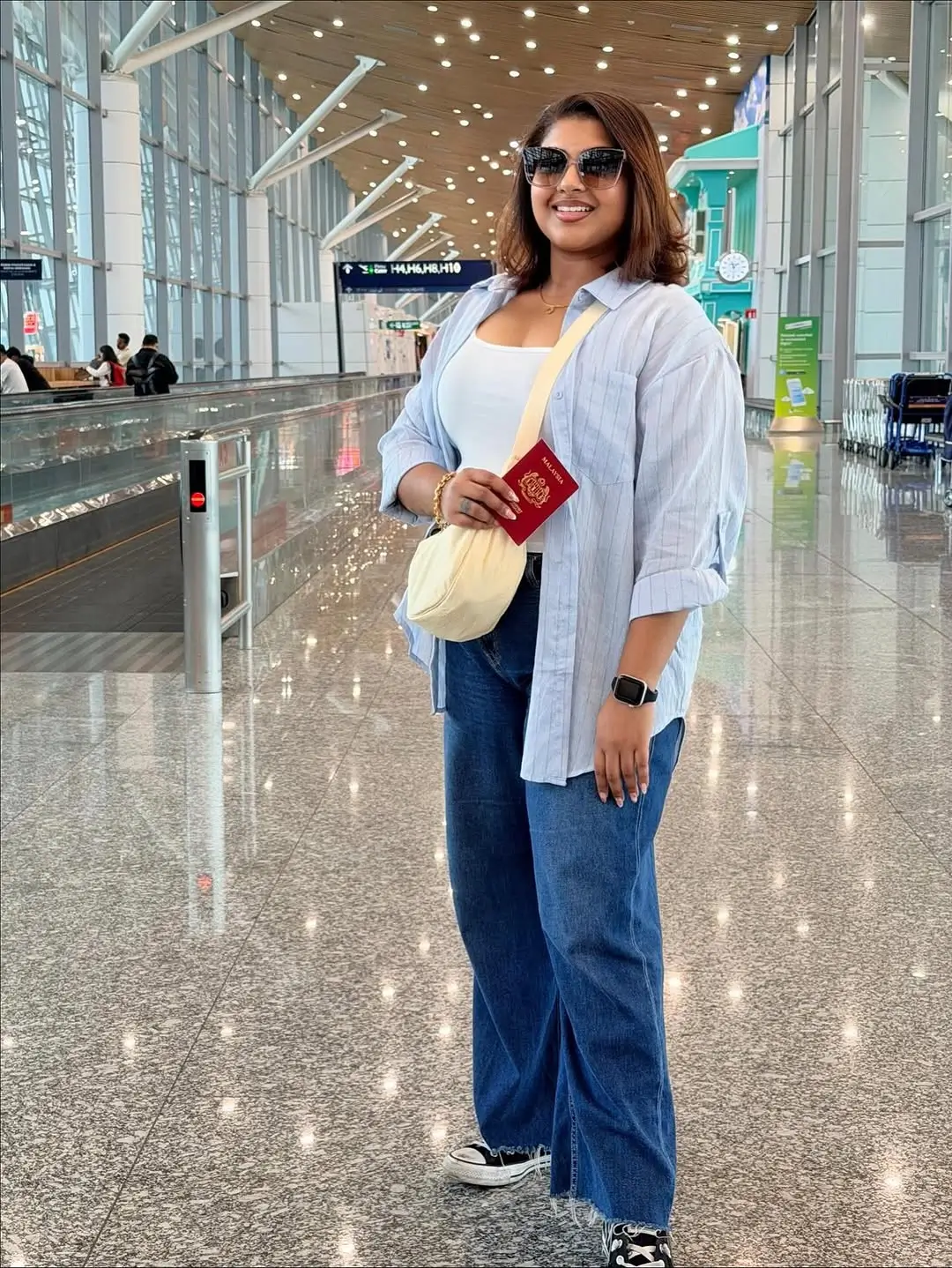 comfy airport outfits summer 2026 Relaxed Denim and Easy Layers for Real-Life Travel Days