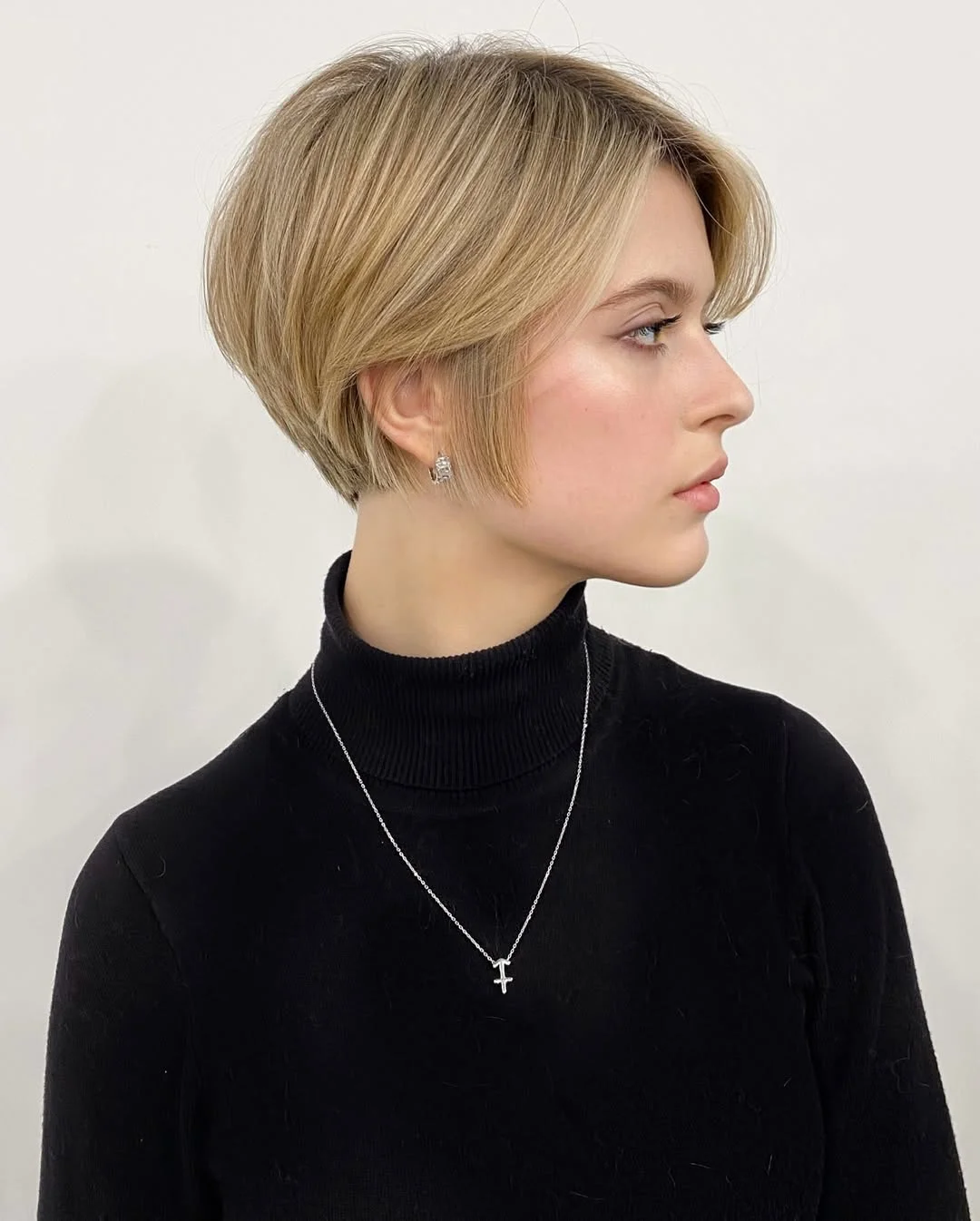 cute summer short haircuts 2026 Polished Short Pixie Bob with Side Sweep