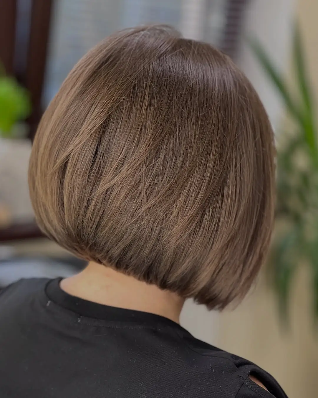layered summer haircuts for thin fine hair 2026 Precision Rounded Bob with Subtle Underlayers