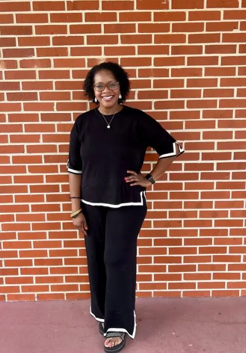 midsize outfits for women summer 2026 Relaxed monochrome that works at any age