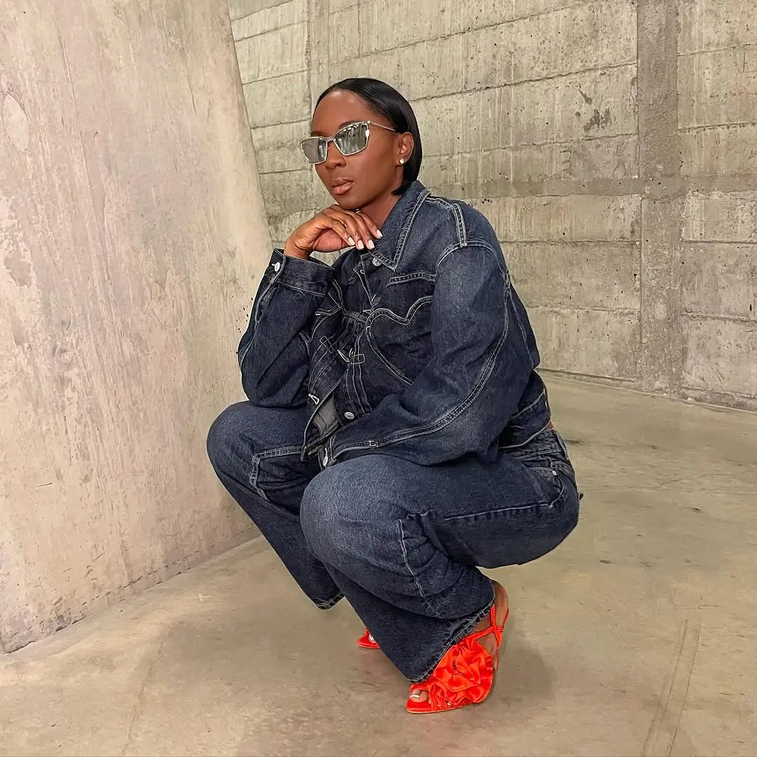 midsize outfits for women summer 2026 Dark Denim Confidence with a Sharp Edge