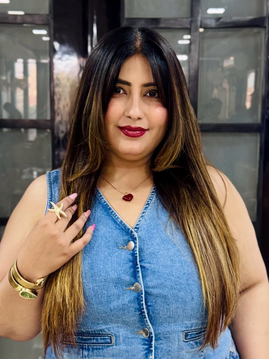 slimming summer haircuts for plus size women 2026 Sleek Length with Dimensional Highlights That Frame Just Right