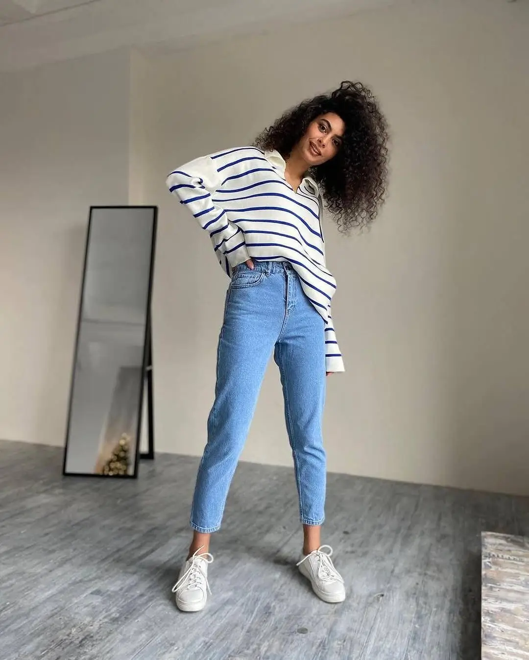 stylish mom outfits summer 2026 Relaxed Stripes and Weekend Denim Mood