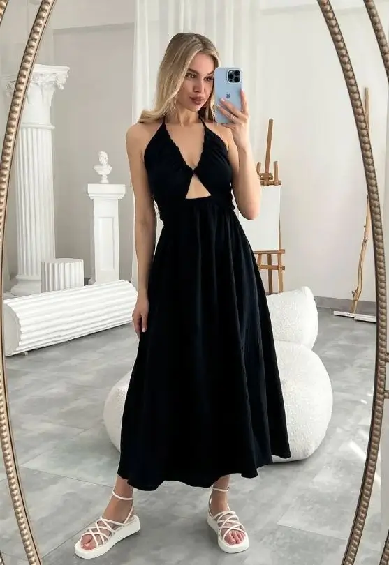 summer fashion outfits for women 2026 Effortless Black Maxi and Bare Summer Confidence