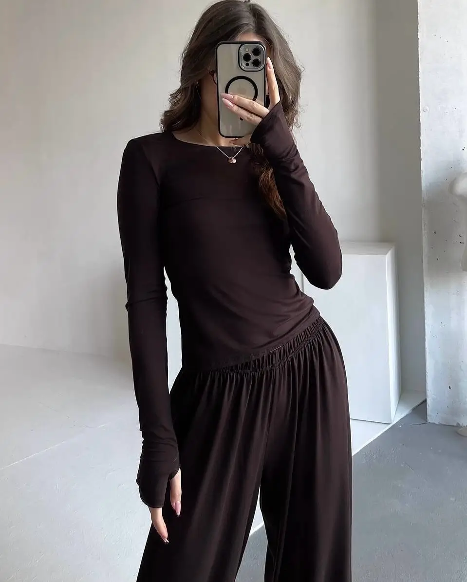 summer gym for women 2026 Soft lounge inspired gym layers