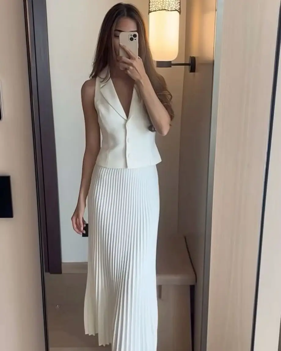summer old money outfit for women 2026 Refined Ivory Set with a Tailored Vest Mood