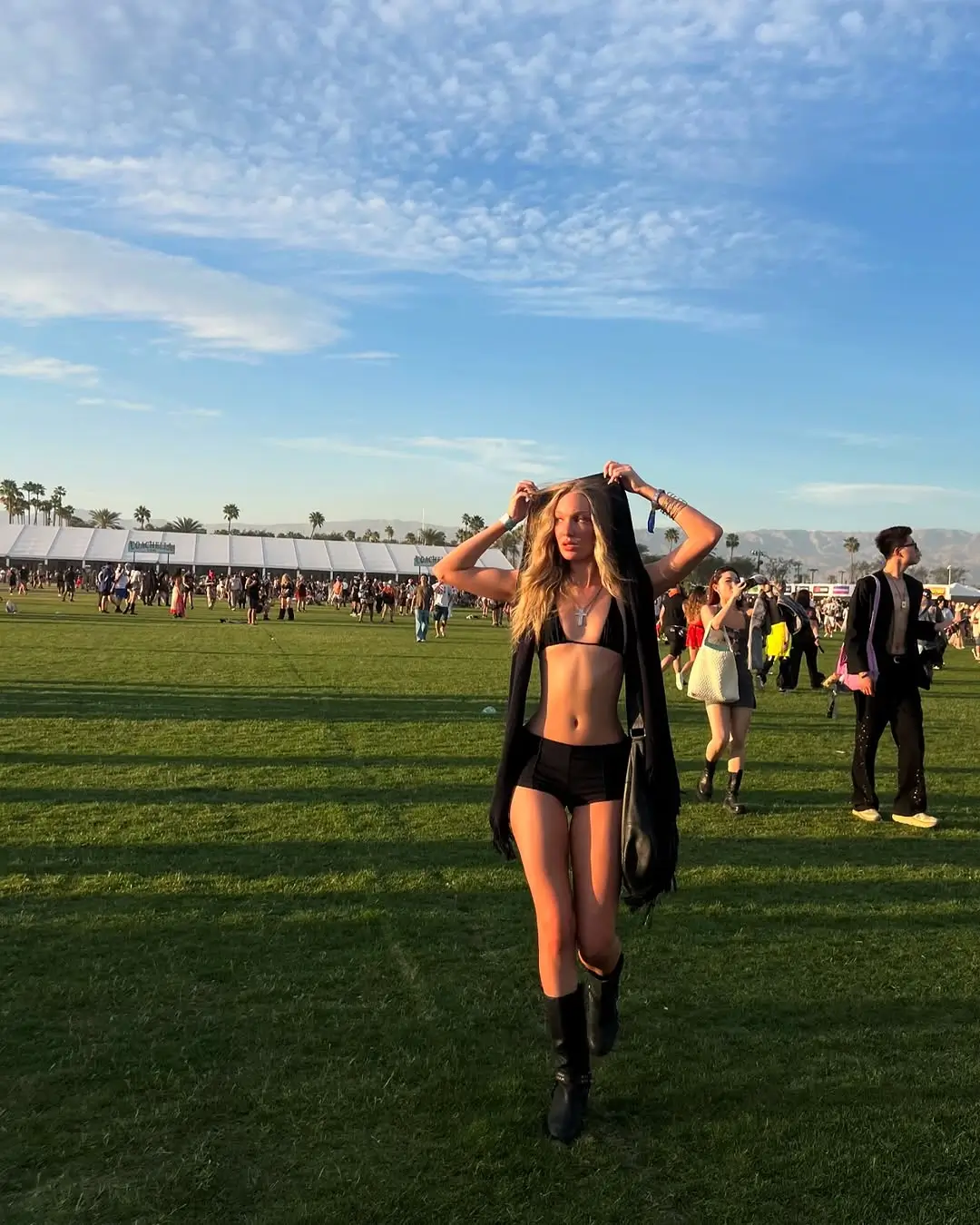 summer rave outfit for women 2026 Simple Black Minimalism with Casual Festival Cool