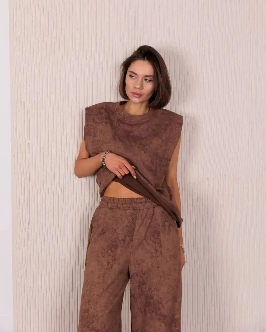 summer sleeveless tops for women 2026 Earth-Toned Minimalism That Feels Quietly Expensive