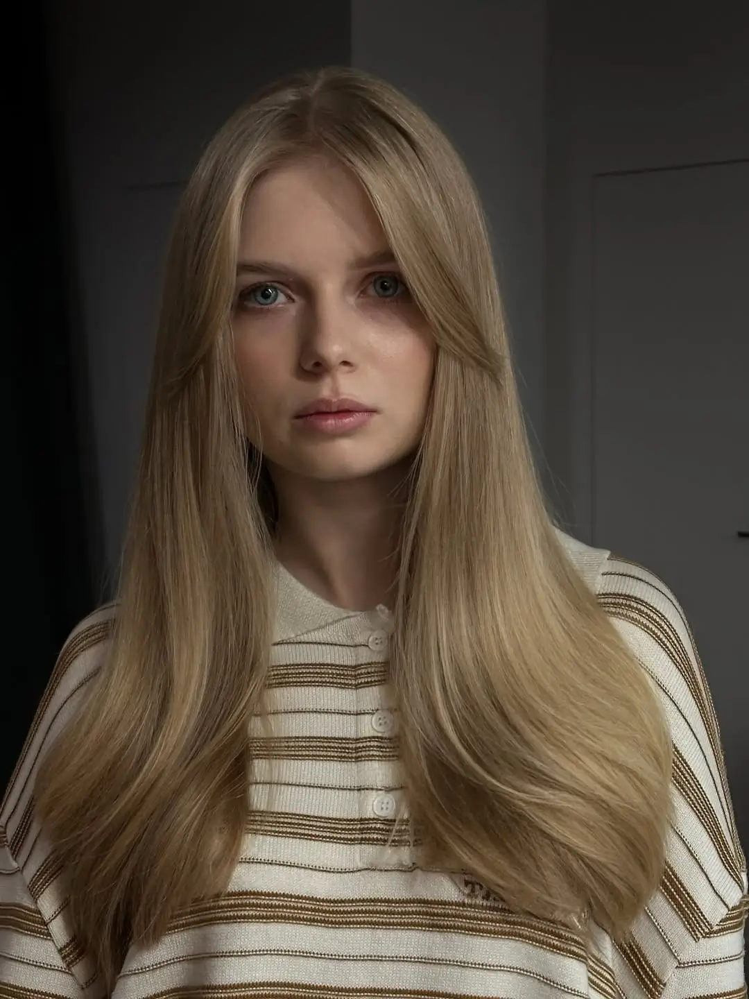 textured summer haircuts for long hair 2026 Soft Blonde Layers with Subtle Face Framing