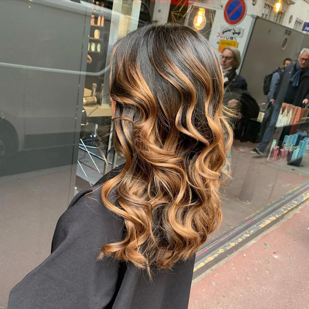 caramel summer ombre hair color 2026 Glossy Honey Ribbons with City-Girl Movement