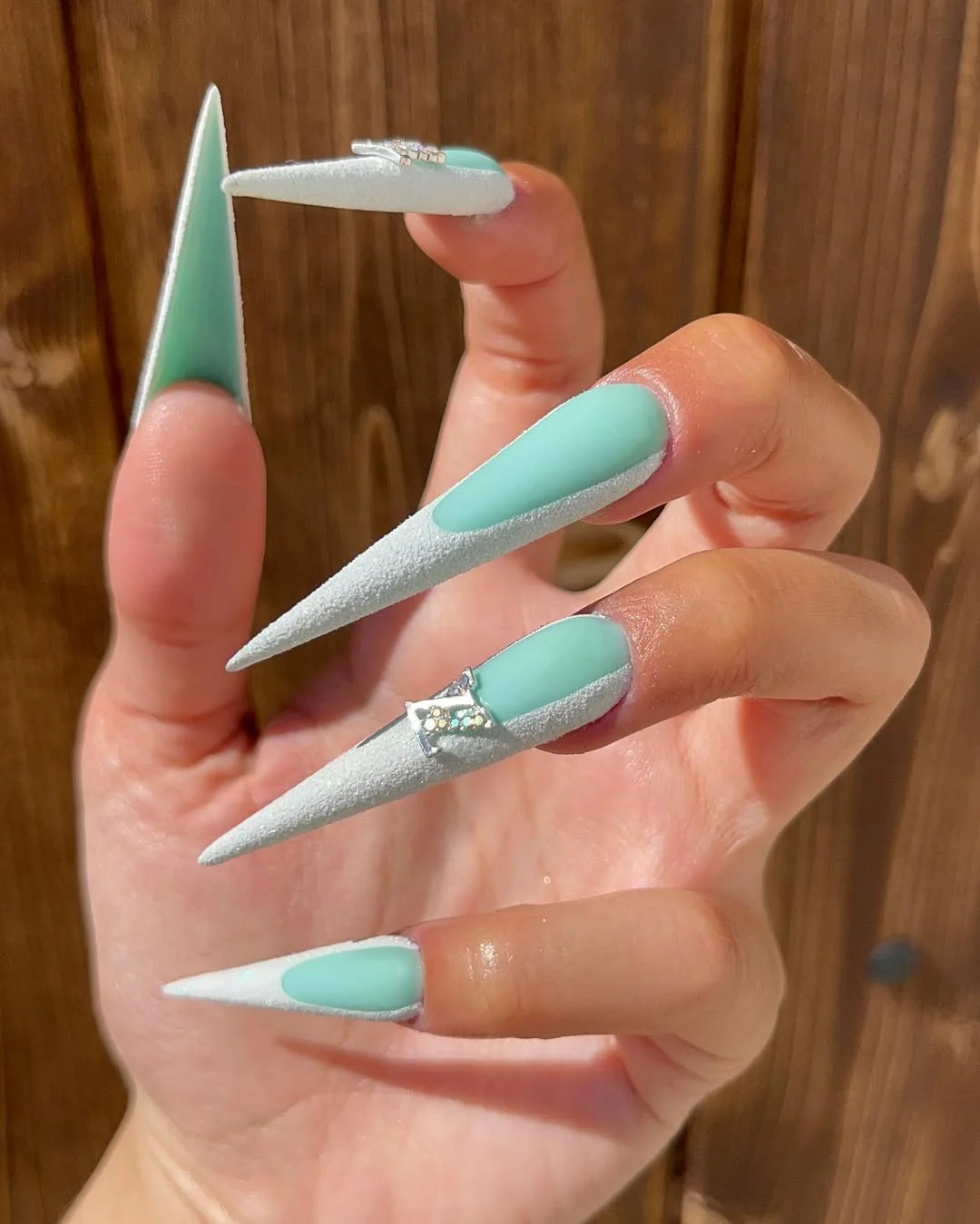 chic summer stiletto nails 2026 Mint Sugar Texture Statement