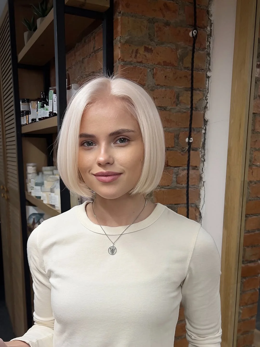 creamy summer blonde hair color 2026 Clean Platinum Bob