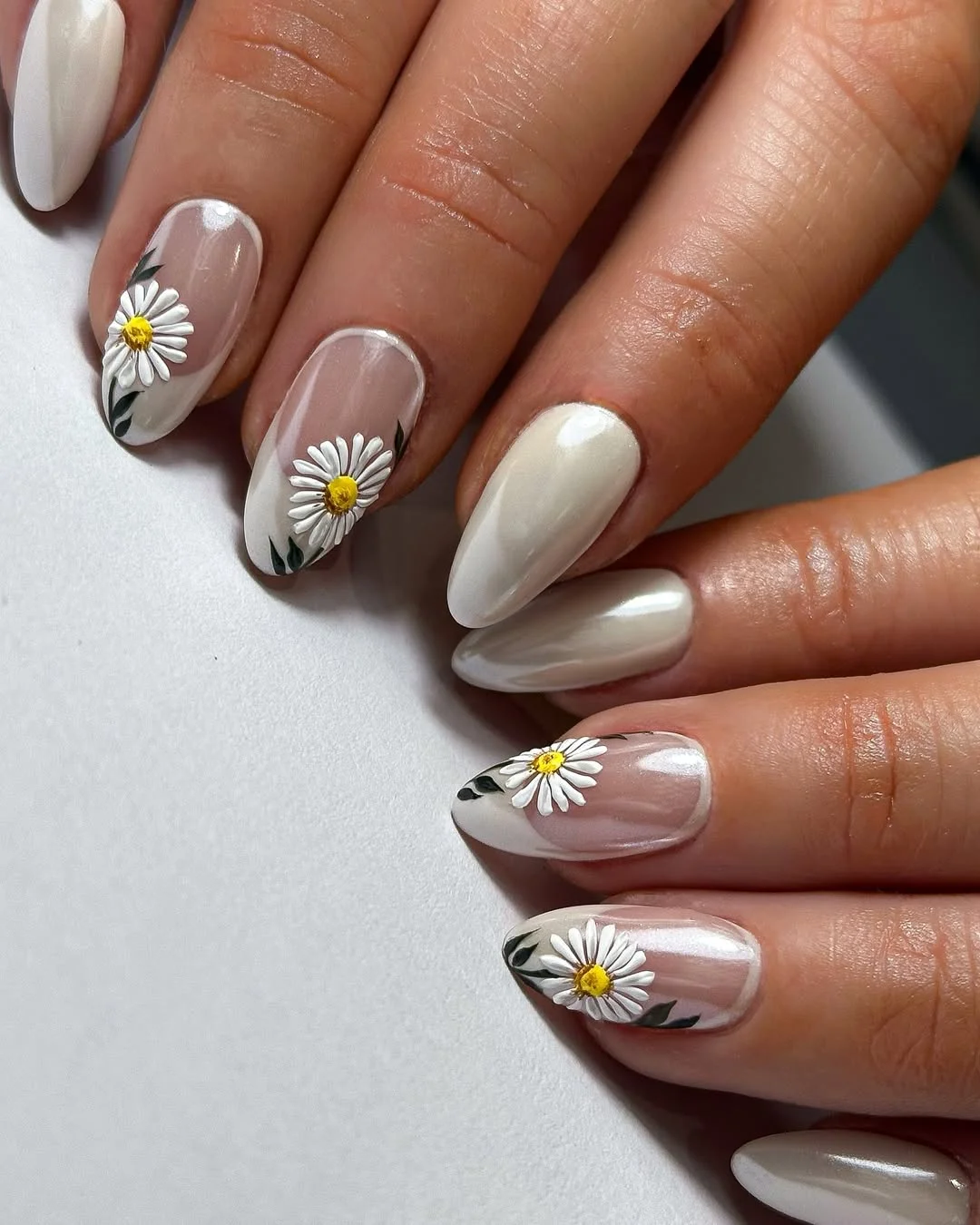 cute summer flower nails 2026 Simple White Daisy Almond Nails