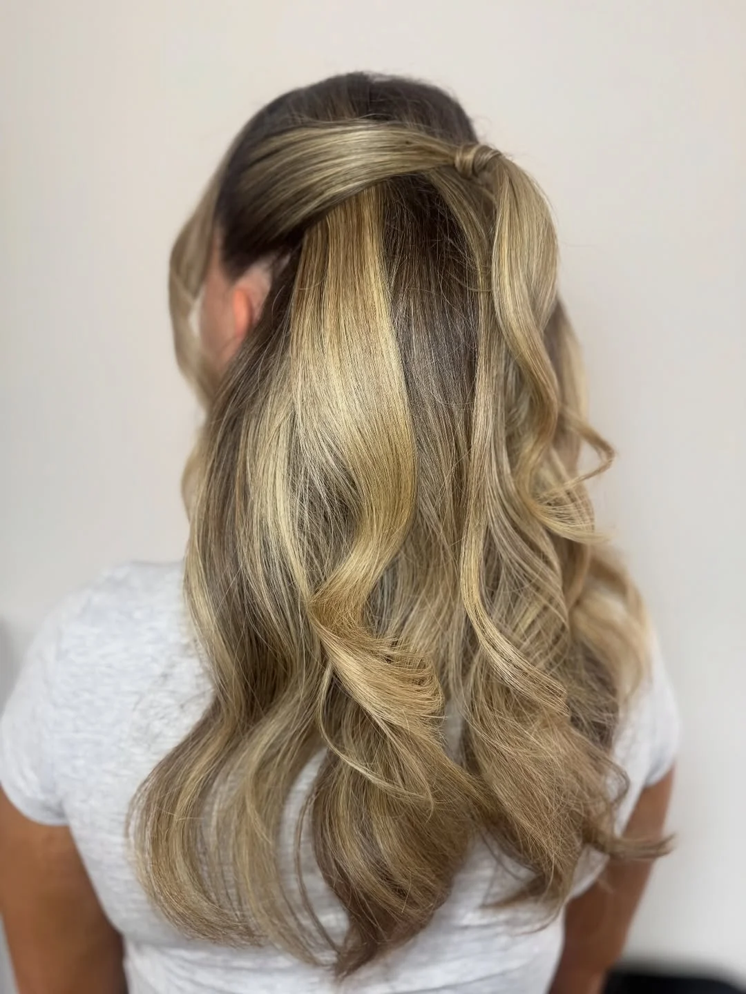 easy summer hairstyles ideas 2026 Half-Up Glam Waves For Everyday Summer Plans