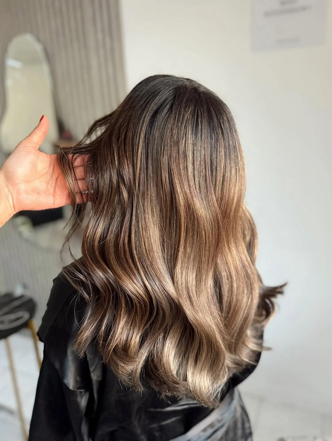 golden summer honey brown hair color 2026 Cool-Toned Cinnamon Melt with Glossy Finish