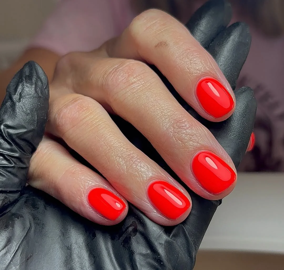 June Nail Colors ideas 2026 - Summer Trends 2026 Glossy Poppy Red Minimalism