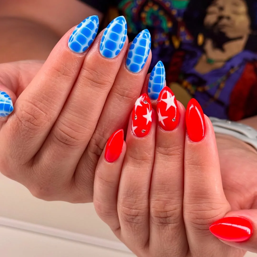 June Nail Colors ideas 2026 - Summer Trends 2026 Poolside Blue and Cherry Red Contrast Nails
