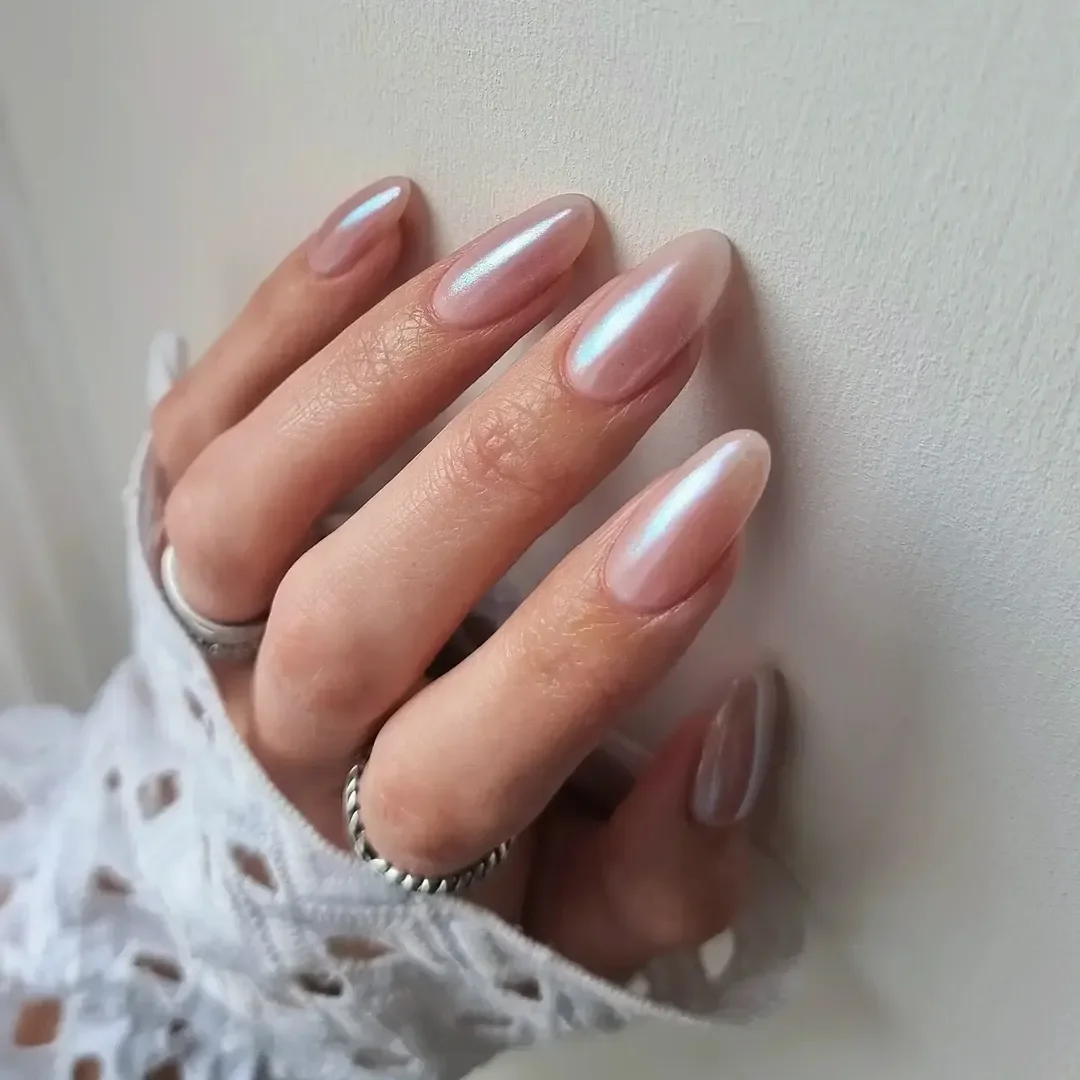 June Nail Colors ideas 2026 - Summer Trends 2026 Pearl Glazed Almond Nails