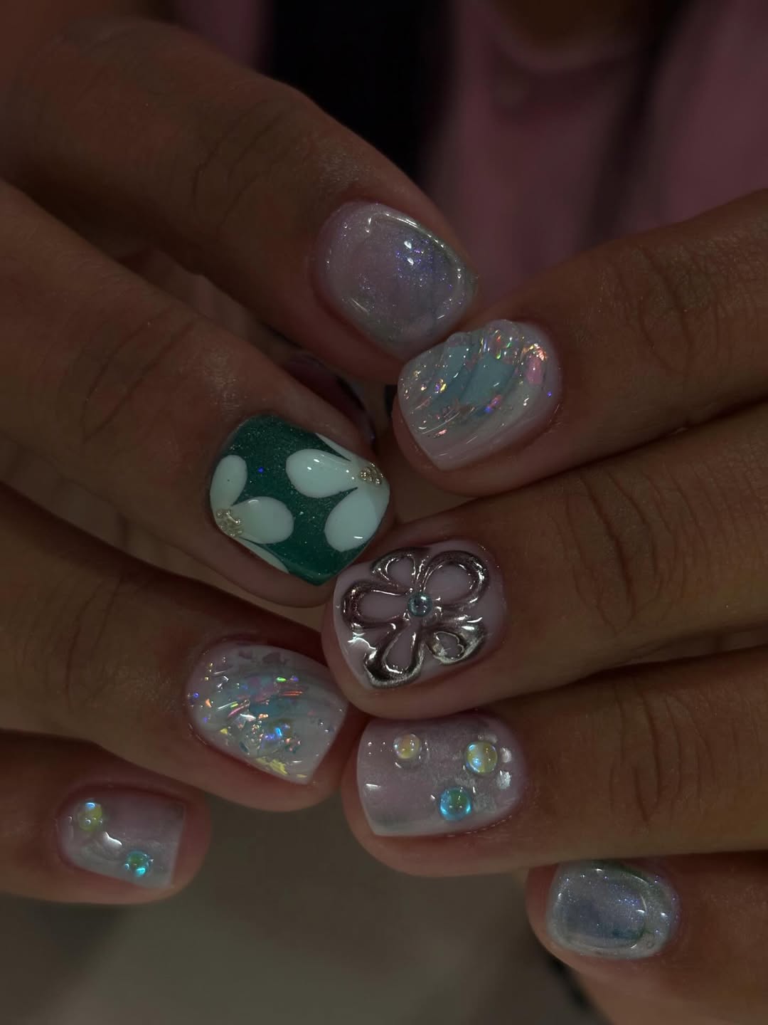 short gel nails summer 2026 Pearl Chrome Flower Nails