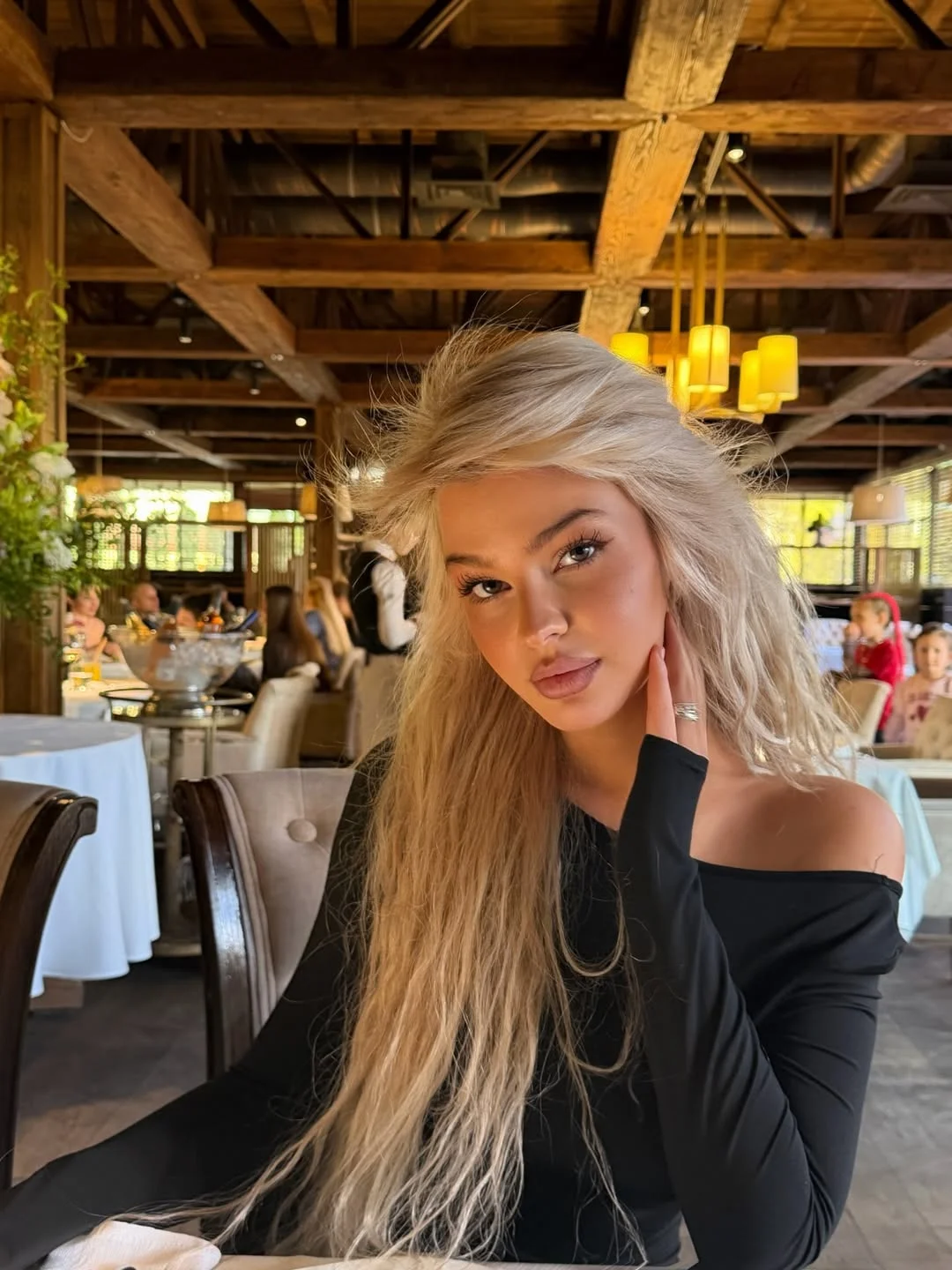 soft summer wavy hairstyle 2026 Extra Long Blonde Waves With Airy Texture
