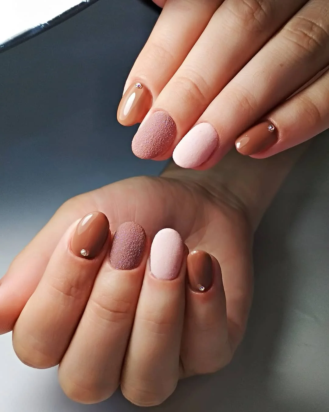 summer dip nails 2026 Neutral Velvet Nails in Soft Brown and Pink
