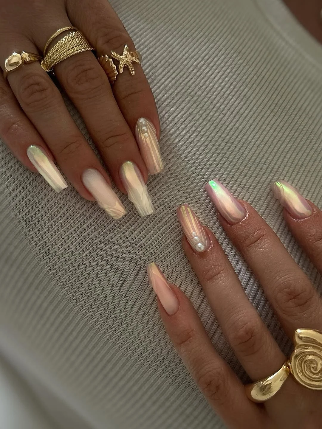 summer gel nails 2026 Pearl Chrome Minimalist Nails