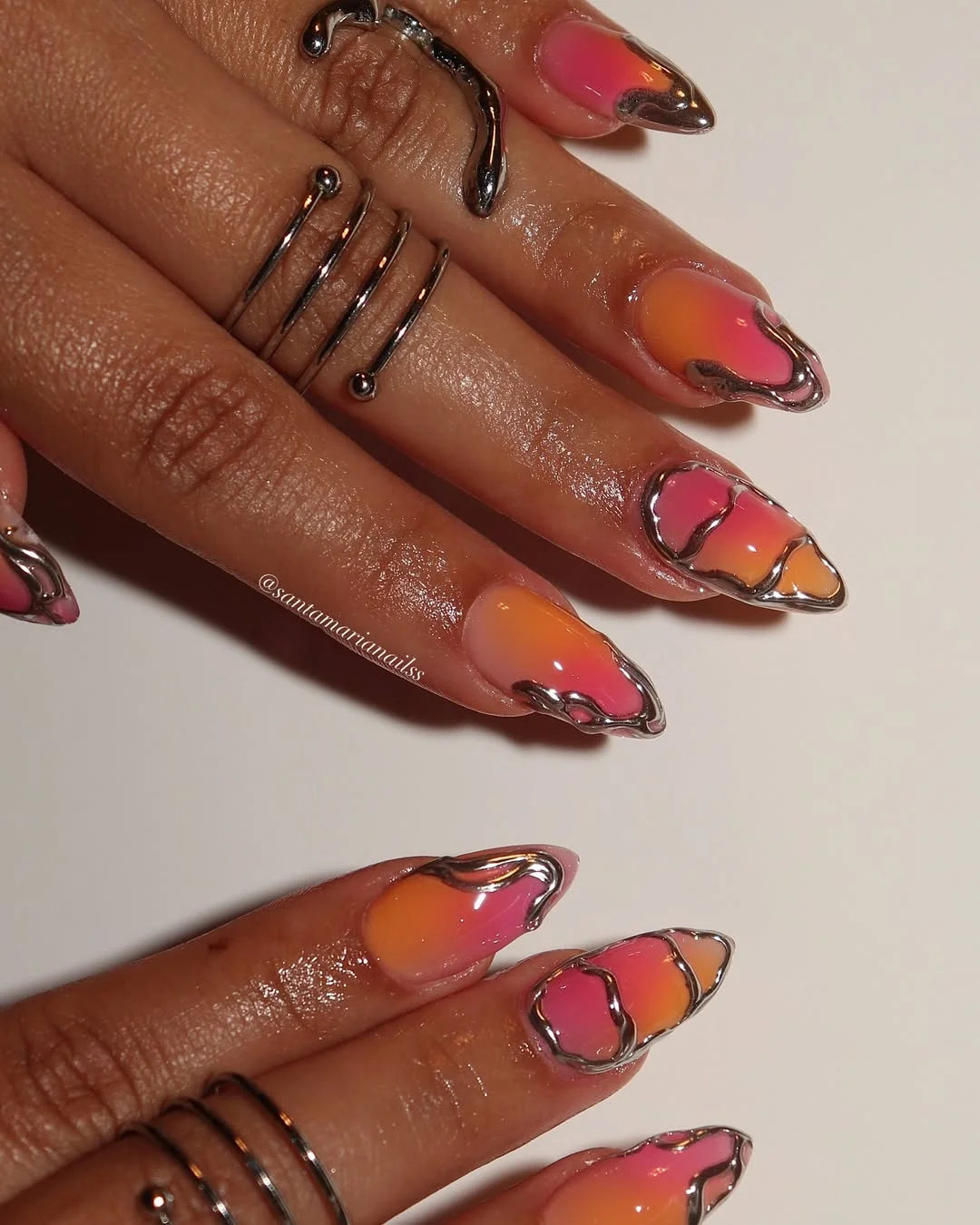 summer gel nails 2026 Chrome Outline Aura Nails