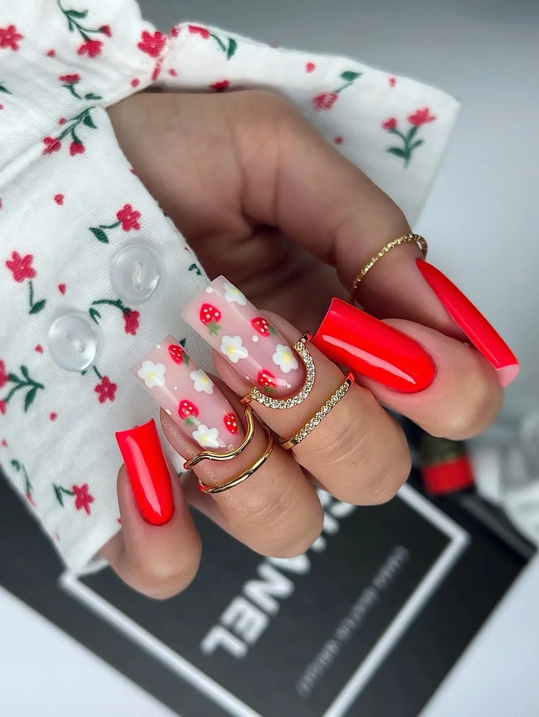 summer nail inspo 2026 Bright Strawberry Square Nails