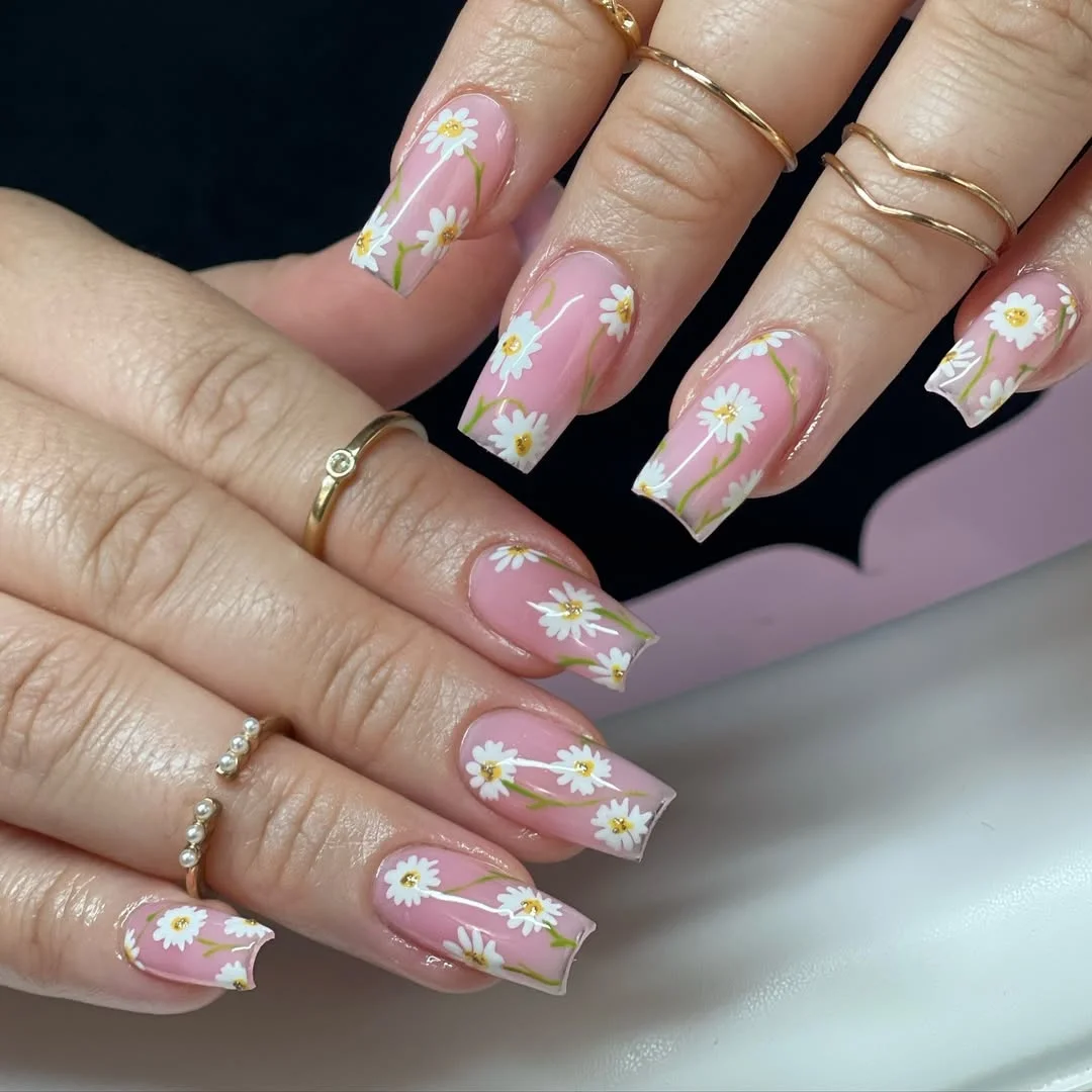 summer nails square 2026 Soft Pink Daisy Nails
