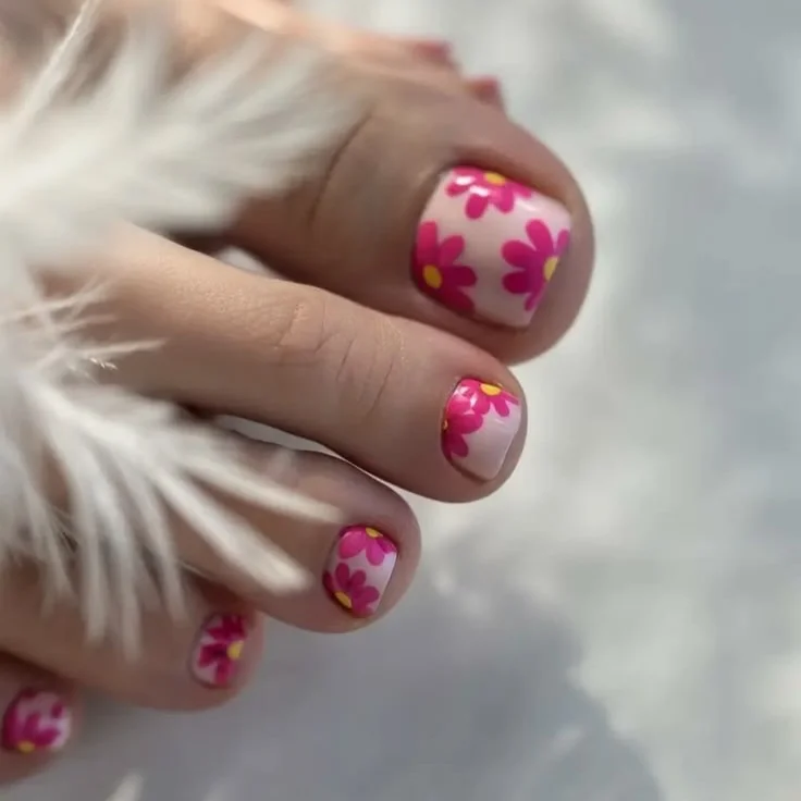 Summer Pedicure Colors 2026 - Trendy Ideas for Bright and Soft Summer Toes