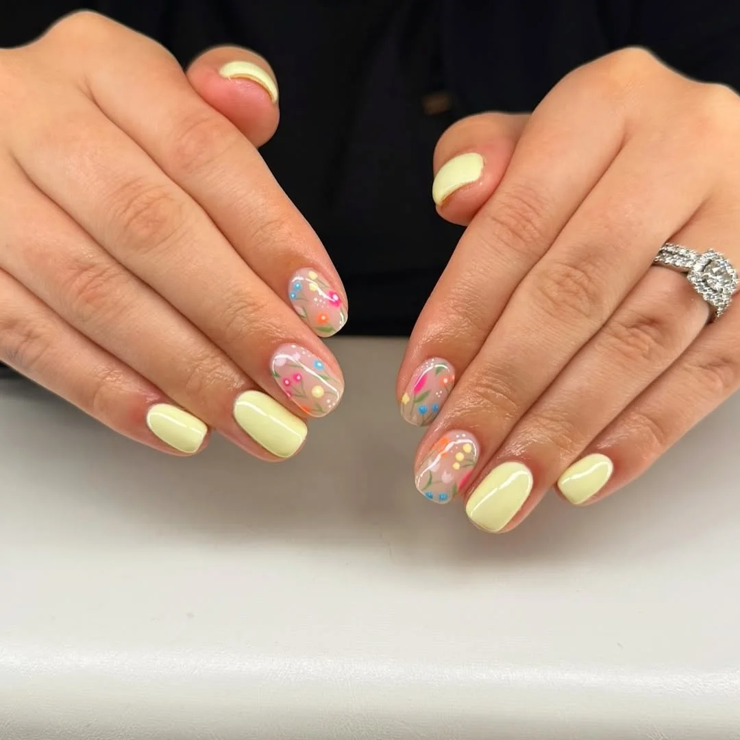 Summer yellow nails 2026 Pastel Yellow Short Summer Nails