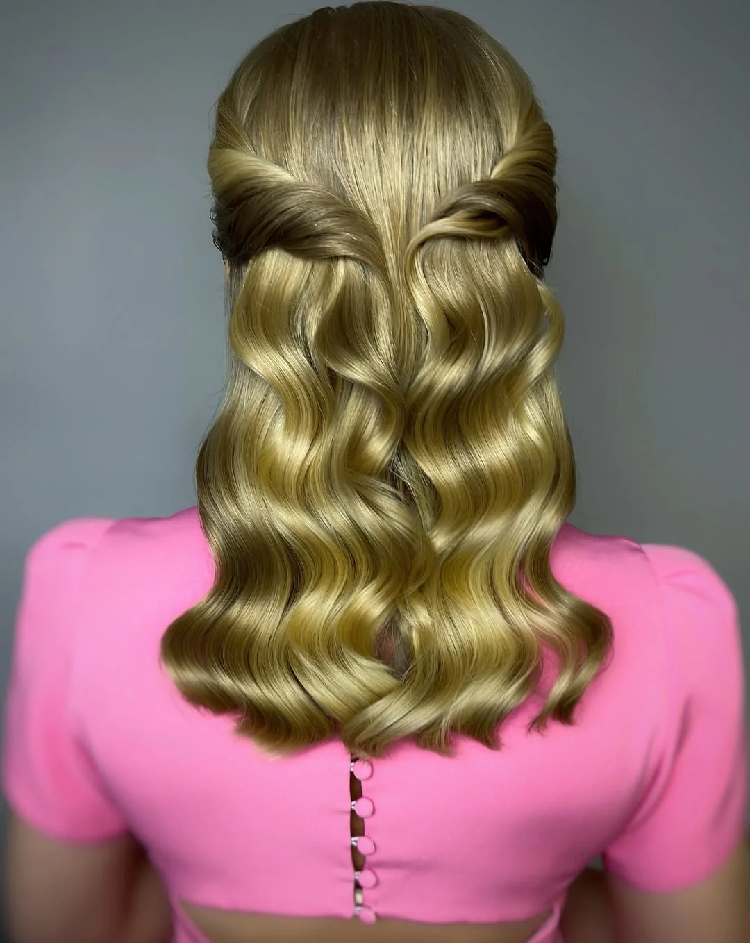 textured summer short hairstyles 2026 Soft Glam Hollywood Waves