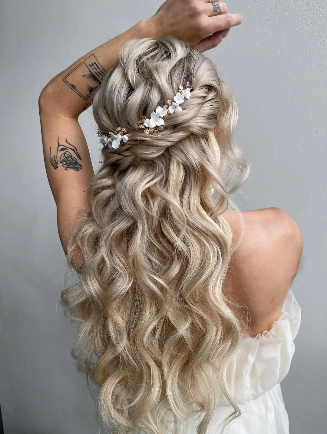 trendy summer braids hairstyle 2026 Soft Blonde Half-Up Waves