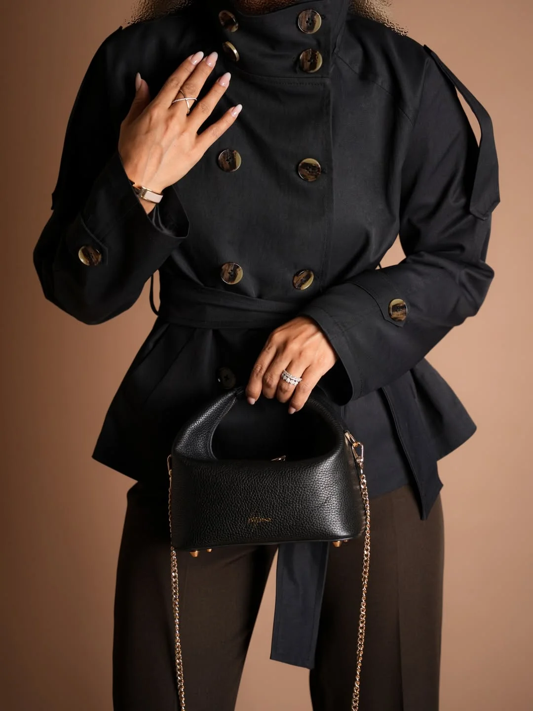 autumn fashion outfits 2026 Structured Black Outerwear with Timeless Accessories