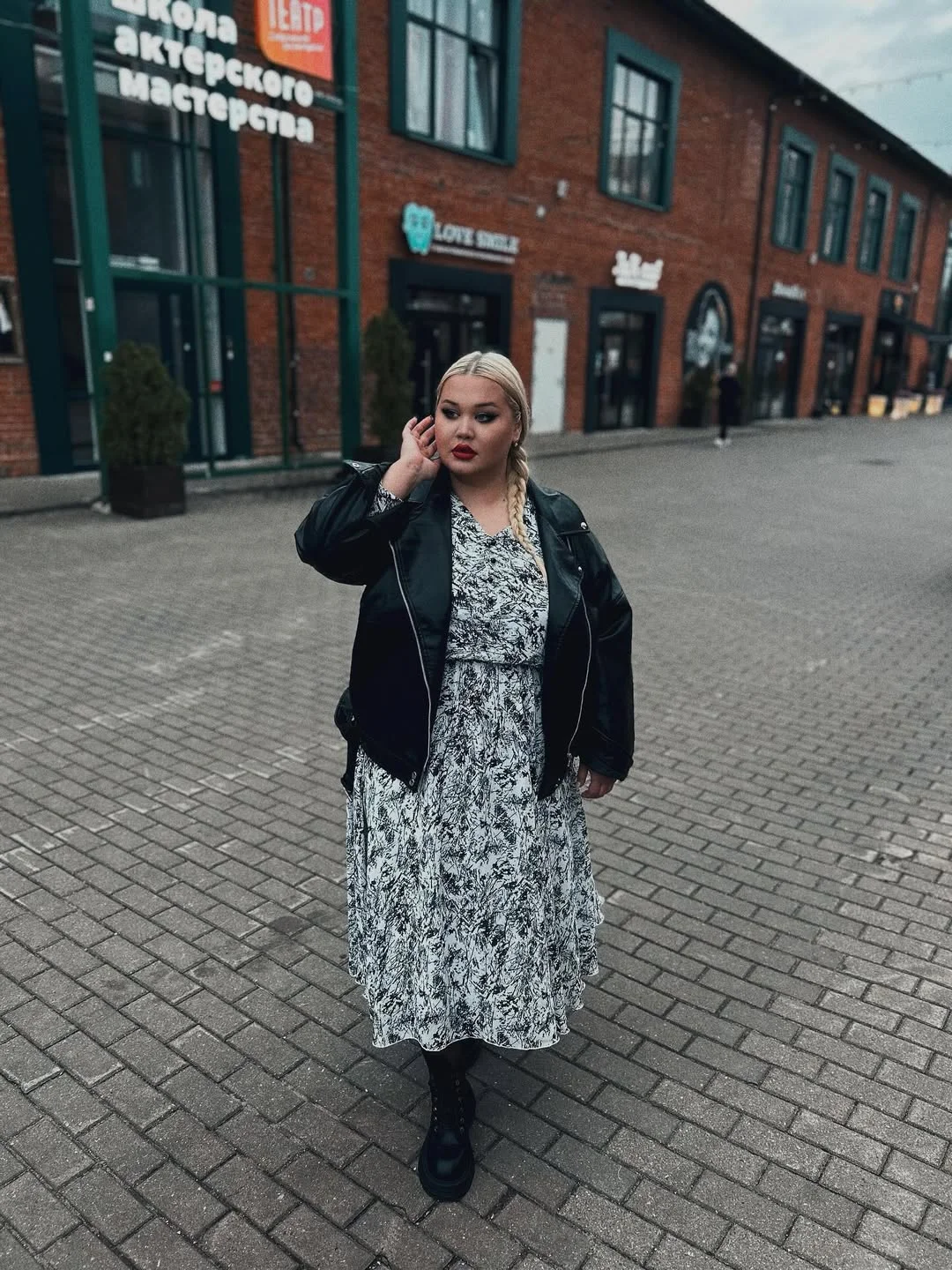 boho chic outfits fall plus size 2026 Soft Grunge Layers for Early Fall Days