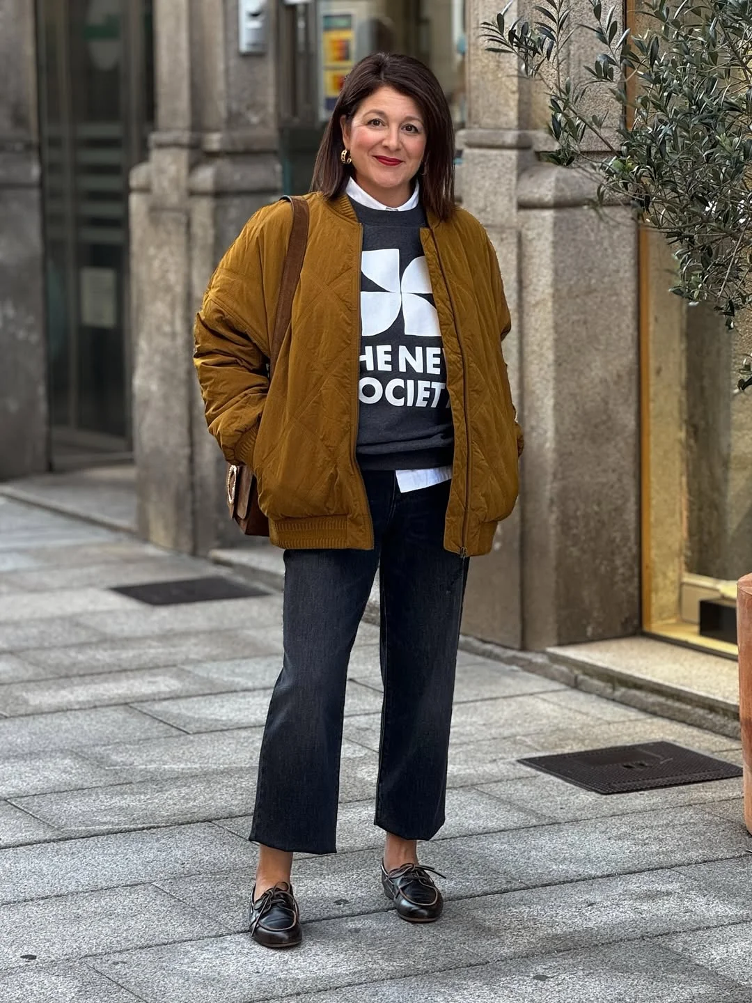 chic fall outfits with jacket 2026 The Relaxed Bomber Jacket That Makes Casual Dressing Look Chic