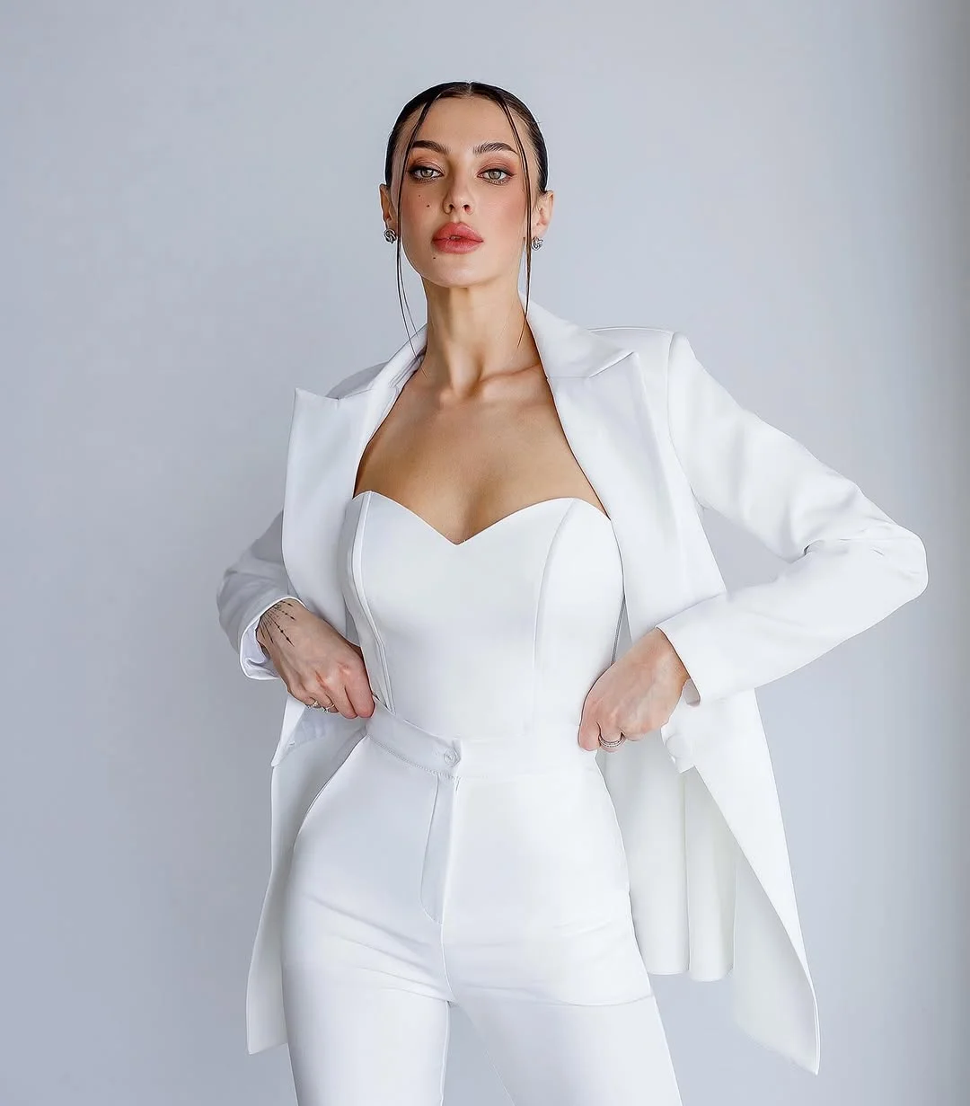 chic fall smart casual office outfits women 2026 All White Power Dressing for Modern Professionals
