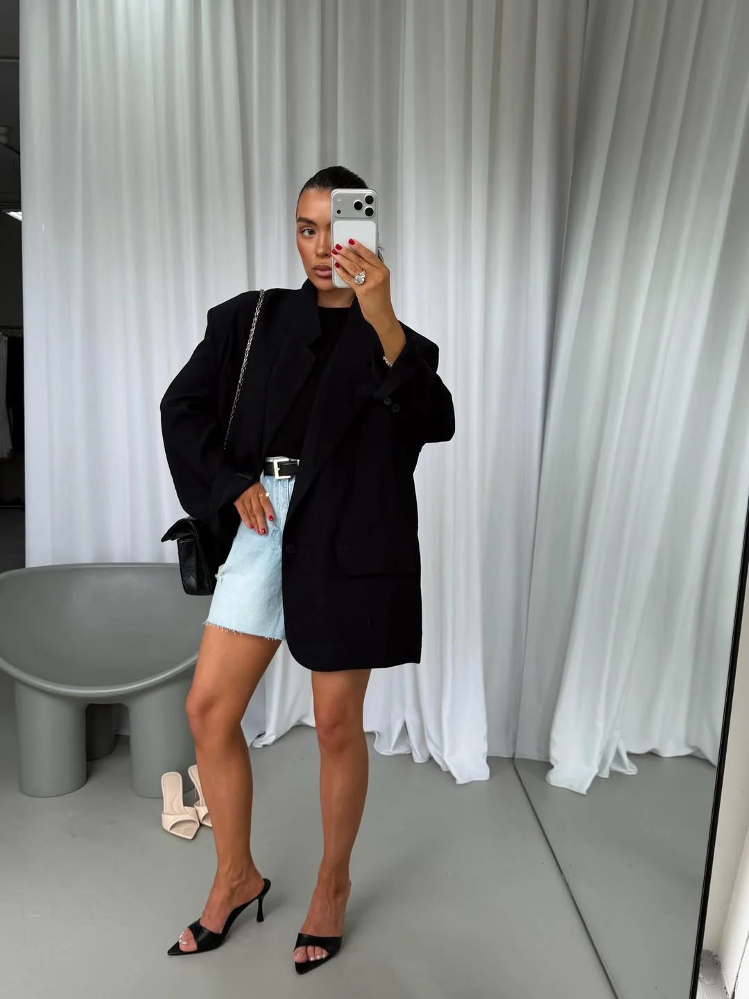 comfy fall outfits for office 2026 An Oversized Black Blazer That Elevates Everyday Basics