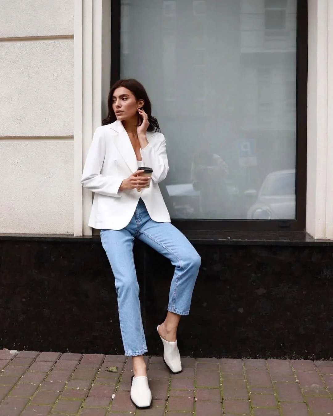 cute fall mom outfits 2026 A White Blazer That Instantly Brightens Fall Basics