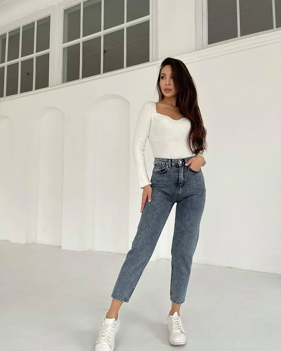 cute fall mom outfits 2026 Soft Knitwear And Gray Denim For Everyday Comfort