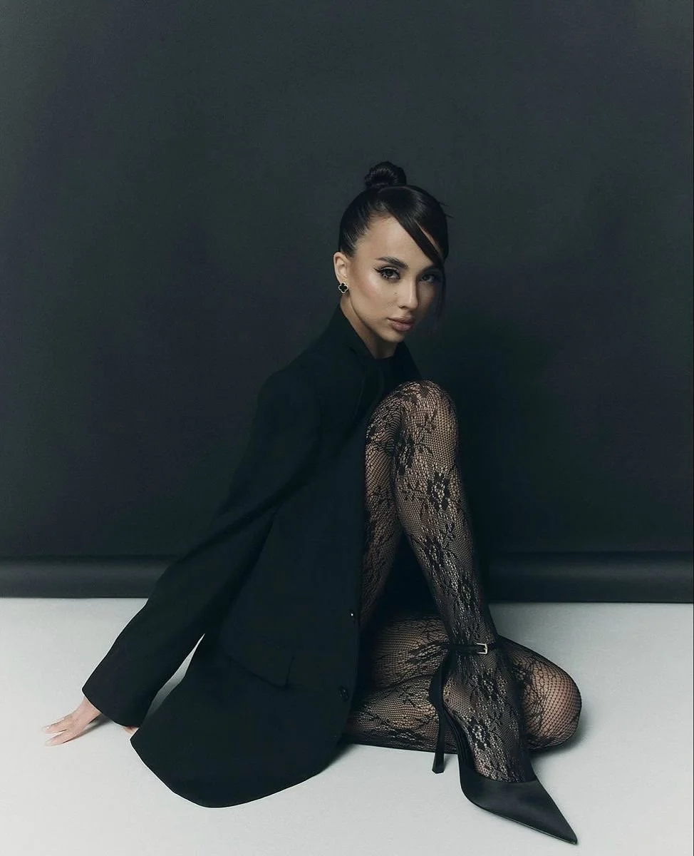 cute fall outfits with tights 2026 Elegant Lace Tights and an Oversized Blazer