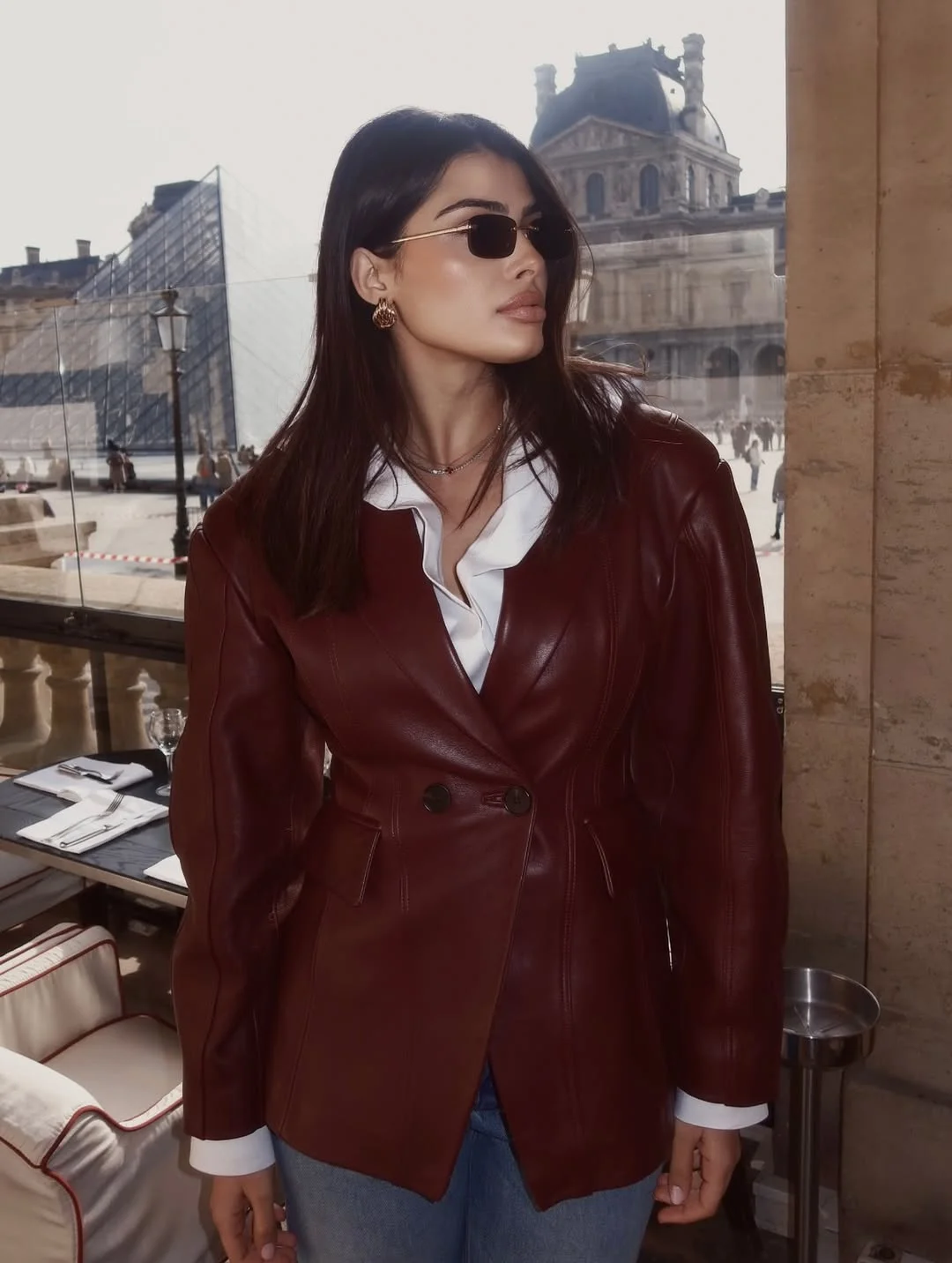 elegant fall fitted blazer outfit 2026 The Rich Brown Blazer That Elevates Everyday Denim