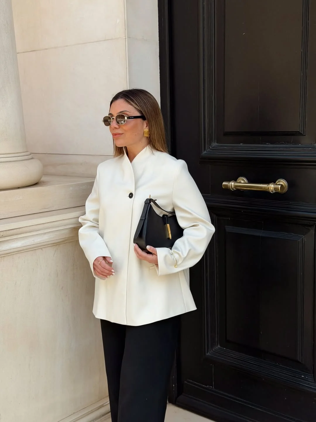 elegant fall fitted blazer outfit 2026 The Soft Ivory Blazer That Brightens Fall Dressing