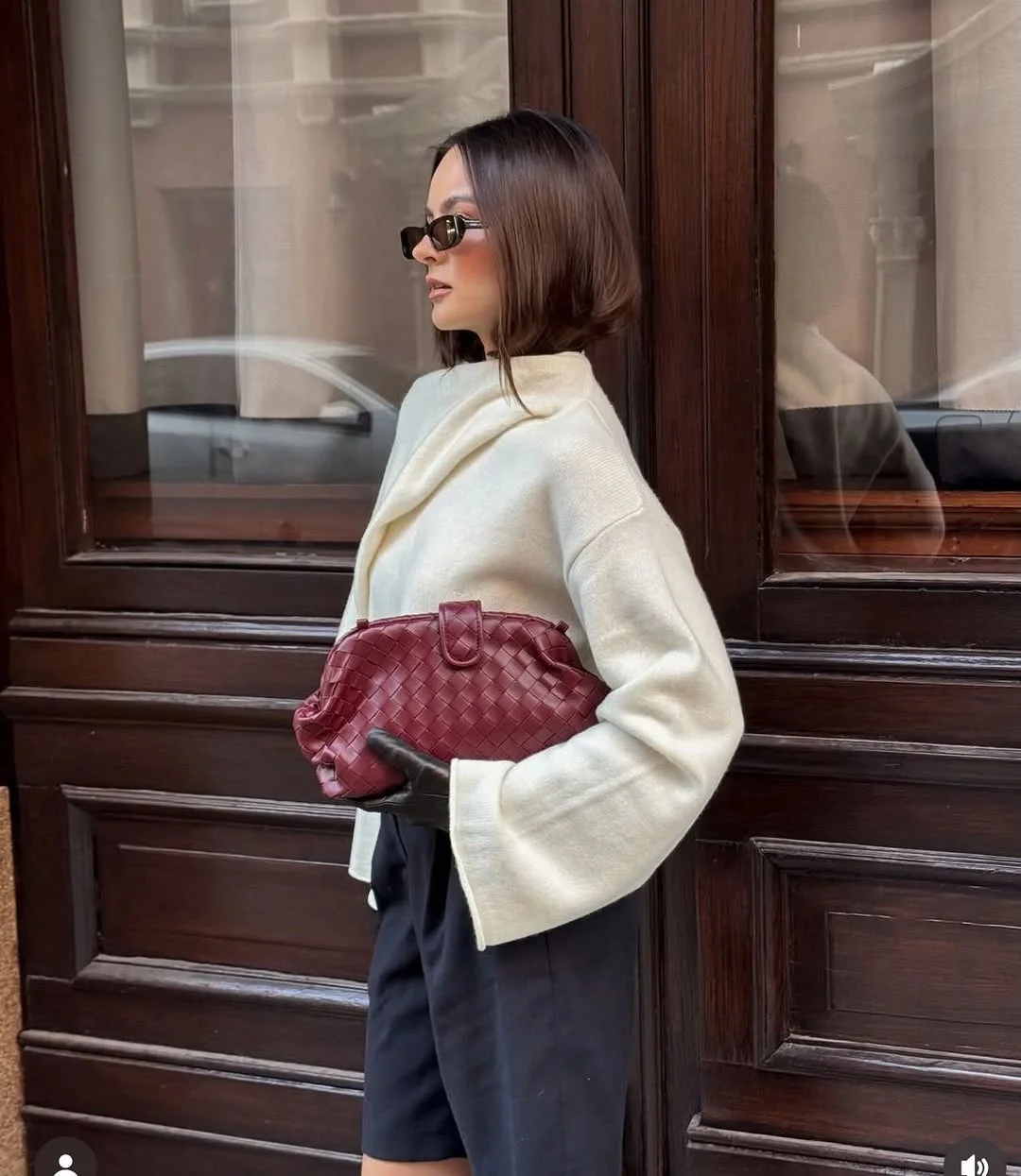 fall streatwear fashion 2026 Minimal Elegance With a Rich Autumn Accent