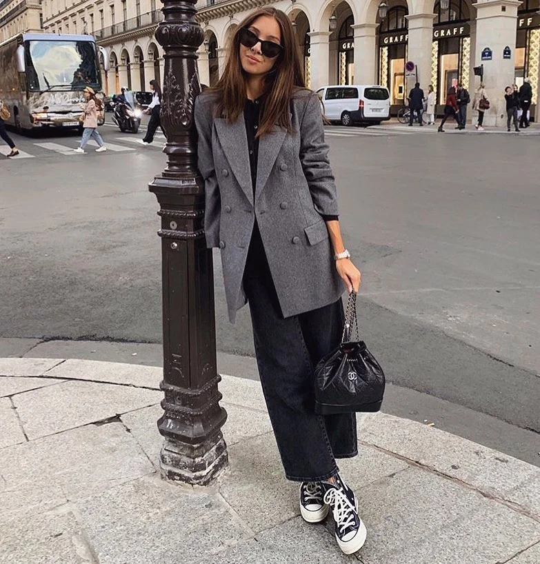 fall travel outfits with sneakers 2026 City Blazer and Sneakers for European Streets