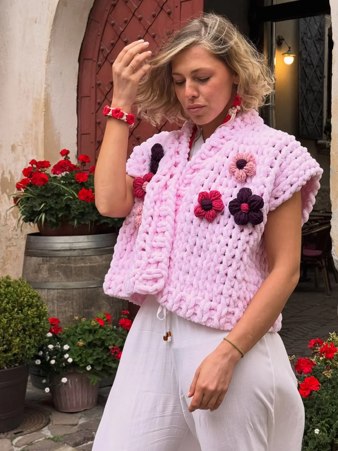 modern fall vest outfits for women 2026 Knitted Texture and Romantic Fall Layers
