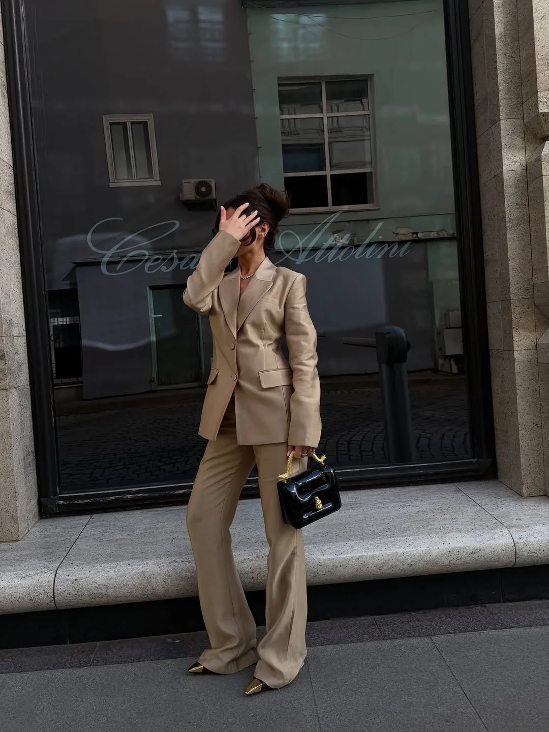 modest fall fashion outfits 2026 Elegant Sand Tailoring For Modern Minimalists