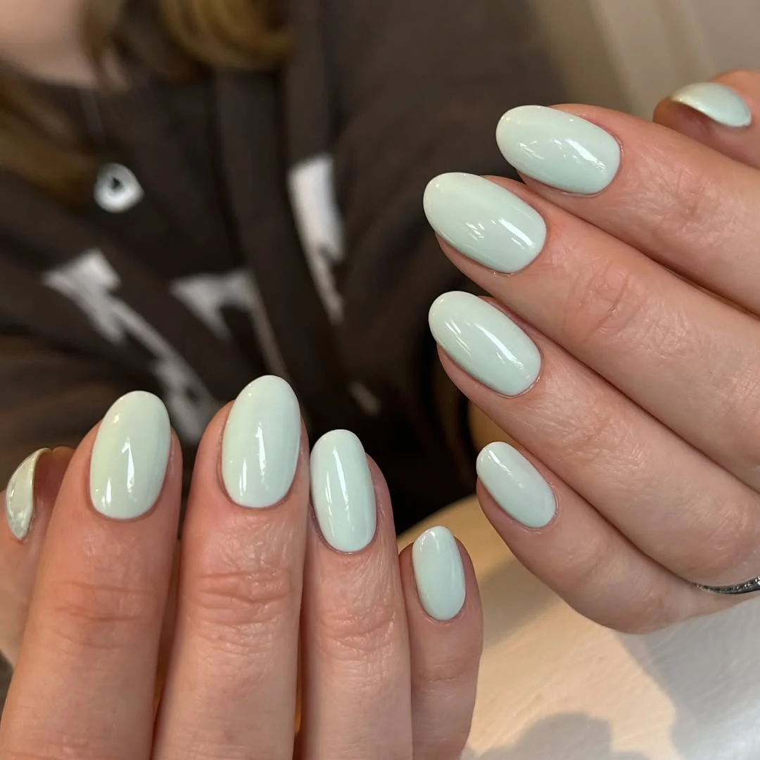simple plain summer nails 2026 Fresh Mint Green for a Light Summer Mood