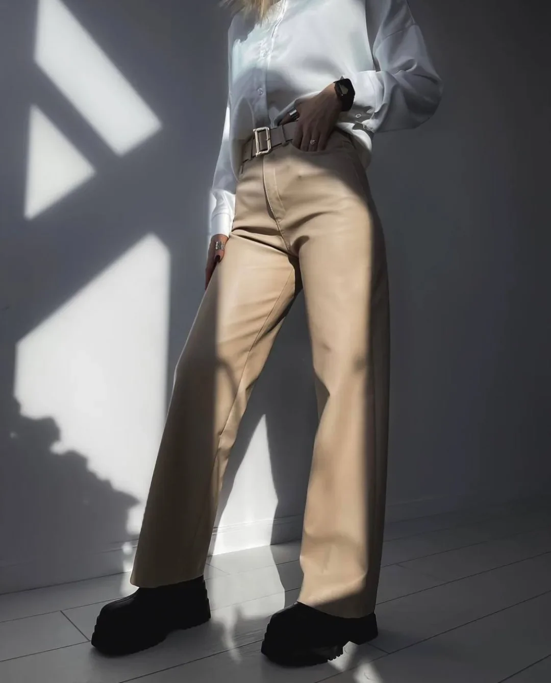 sophisticated chic fall outfits pants 2026 Neutral Leather Pants with Fall Elegance